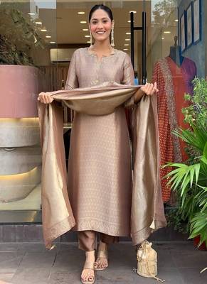 Floral embroidered round neck tissue kurta trosuer & dupatta set 1