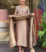 Floral embroidered round neck tissue kurta trosuer & dupatta set