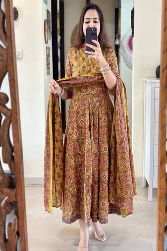 Floral embroidered round neck pure cotton kurta trosuer & dupatta set