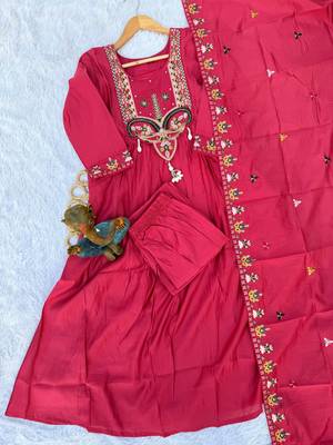 Rani Pink Color multi-thread & sequence embroidery Hand Work Roman Silk Kurta Pent Set 3