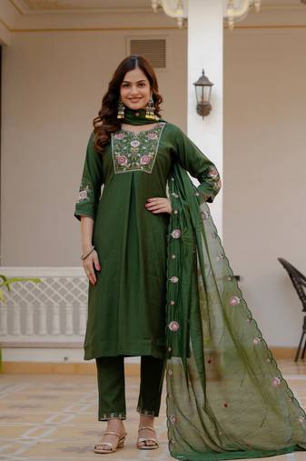 Green Color Embroidery Sequins with Hand Work Viscose Silk Kurta pant Set