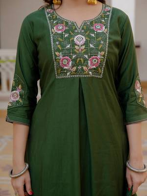 Green Color Embroidery Sequins with Hand Work Viscose Silk Kurta Pent Set 4