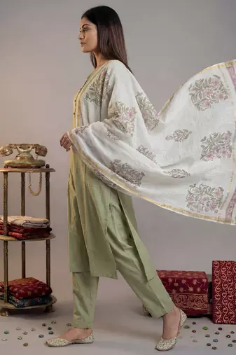green silk blend straight kurta pant with handblock print kota doriya dupatta set