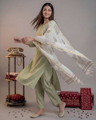 green silk blend straight kurta pant with handblock print kota doriya dupatta set 4