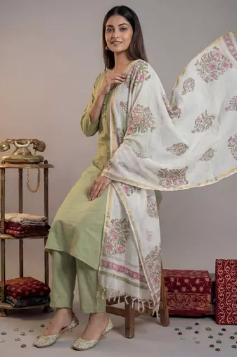 green silk blend straight kurta pant with handblock print kota doriya dupatta set