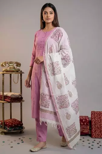 mauve silk blend straight kurta pant with handblock print kota doriya dupatta set