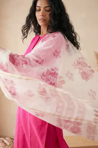 pink silk blend straight kurta pant with handblock print kota doriya dupatta set