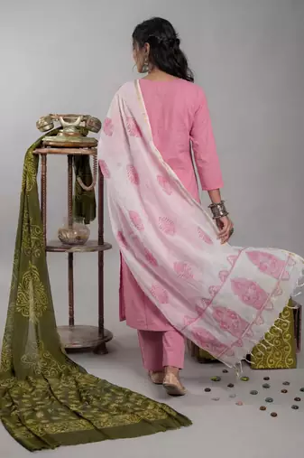peach silk blend straight kurta pant with handblock print kota doriya dupatta set