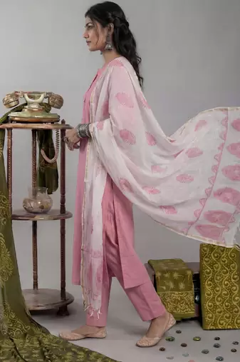 peach silk blend straight kurta pant with handblock print kota doriya dupatta set