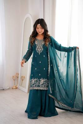 teal embroidered kurta set with dupatta 1