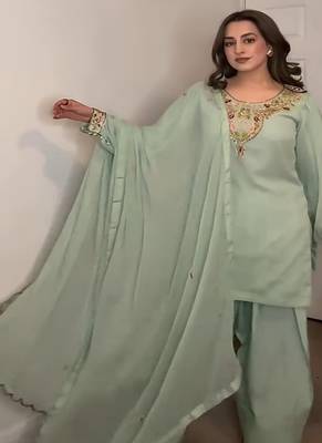 mint green embroidered kurta set with dupatta 2