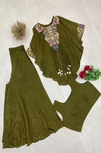 green embroidered kaftan set