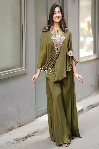 green embroidered kaftan set
