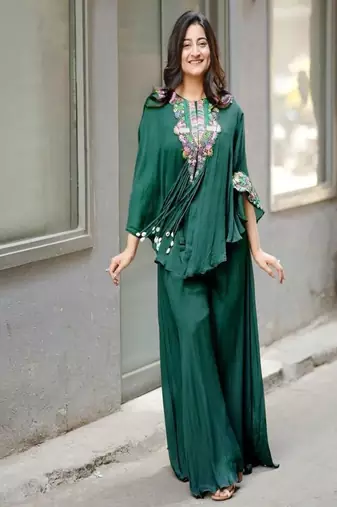 emerald green embroidered kaftan set