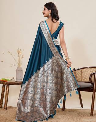 blue art silk woven kanjivaram silk saree with blouses 3