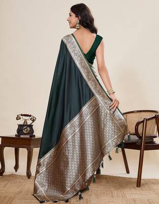 green art silk woven kanjivaram silk saree with blouses 3