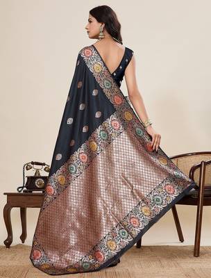 black art silk woven kanjivaram silk saree with blouses 3