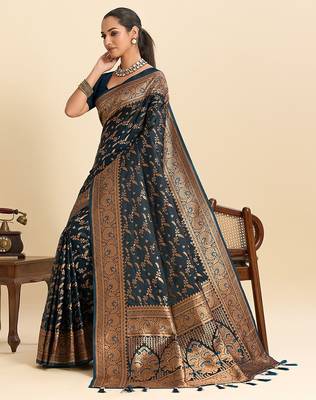 blue art silk woven kanjivaram silk saree with blouses 4