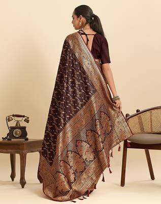 maroon art silk woven kanjivaram silk saree with blouses 3