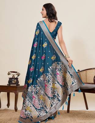 blue art silk woven kanjivaram silk saree with blouses 3
