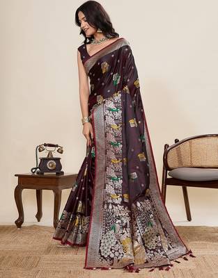 maroon art silk woven kanjivaram silk saree with blouses 2