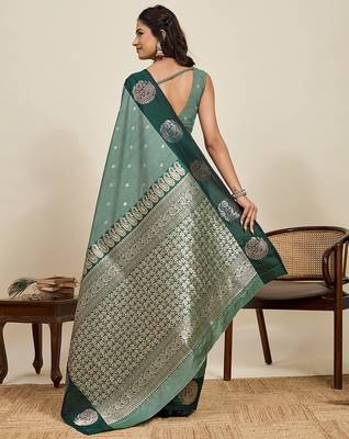 green art silk woven kanjivaram silk saree with blouses 3