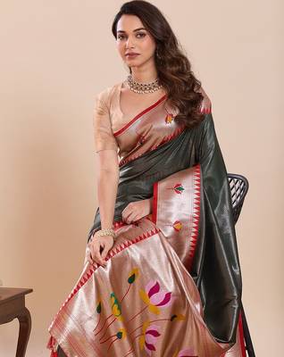 green art silk woven kanjivaram silk saree with blouses 5