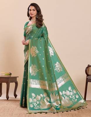 green art silk woven kanjivaram silk saree with blouses 2