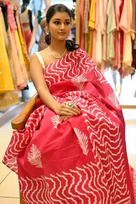 red printed pure cotton red saree with blouse 2