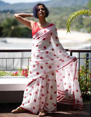 white printed pure cotton white saree with blouse 1