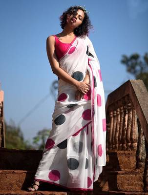 white printed pure cotton white saree with blouse 3