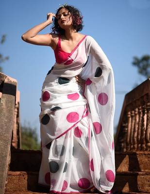 white printed pure cotton white saree with blouse 5