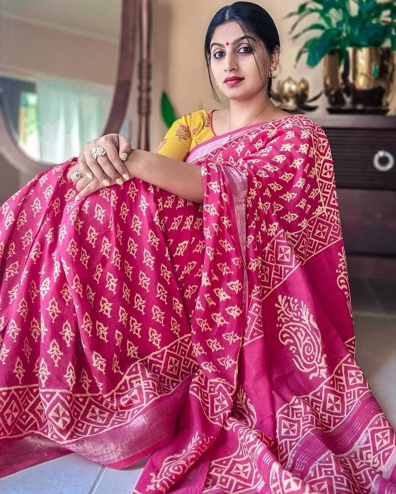 pink printed pure cotton pink saree with blouse