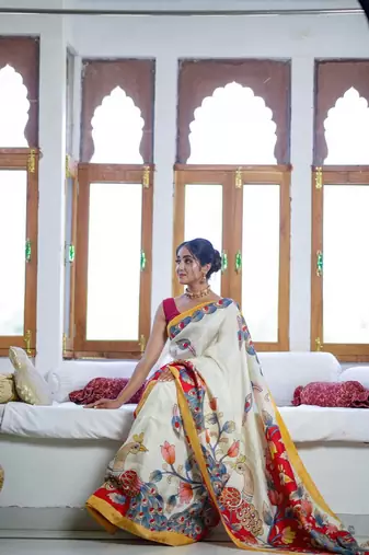 white printed pure cotton white saree with blouse