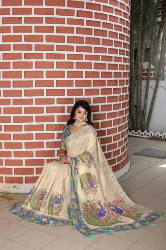 Beige pure cotton printed printed saree with blouses