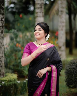 black pink silk blend banarasi saree with unstitched blouse piece 4
