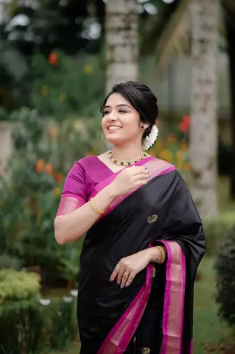 black pink silk blend banarasi saree with unstitched blouse piece