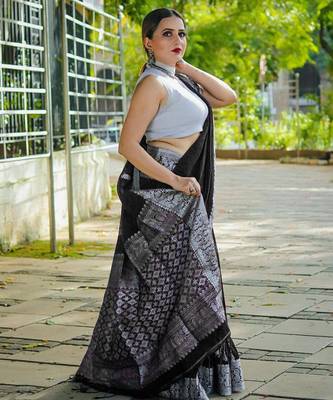 black grey silk blend banarasi saree with unstitched blouse piece 3