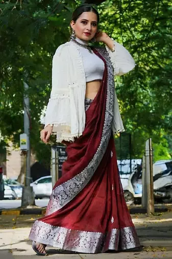 marroon grey silk blend banarasi saree with unstitched blouse piece