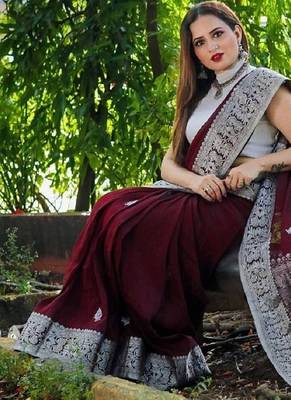 marroon grey silk blend banarasi saree with unstitched blouse piece 5