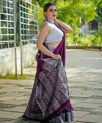 wine silk blend banarasi saree with unstitched blouse piece 4
