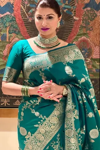 rama silk blend banarasi saree with unstitched blouse piece