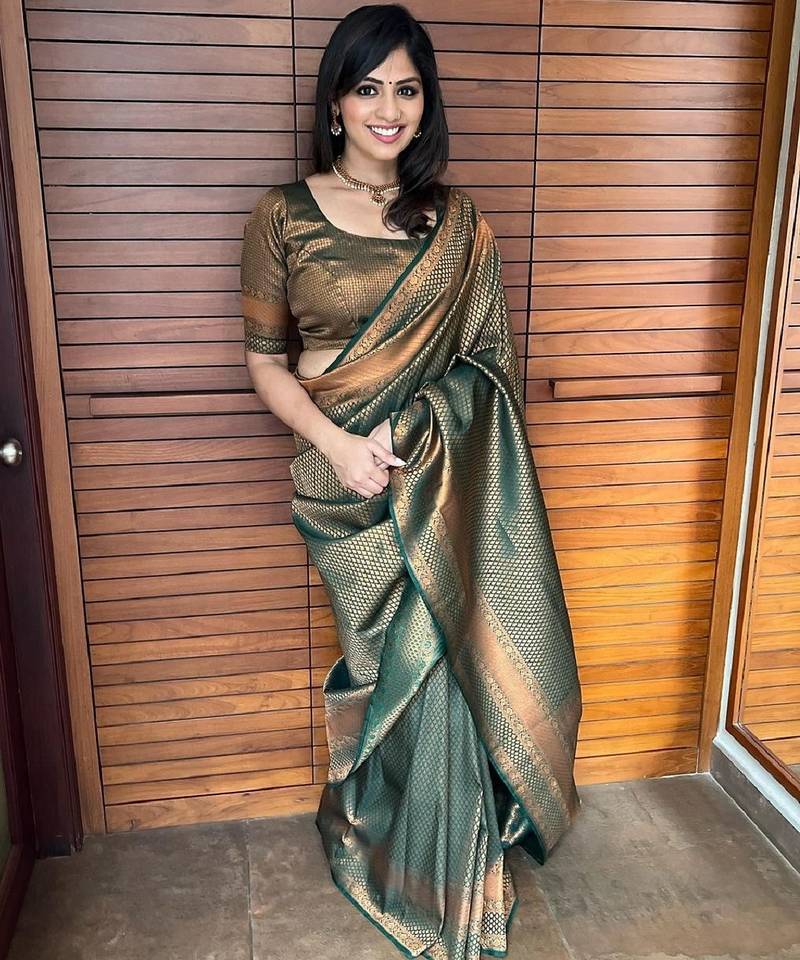 green soft art silk banarasi jacuard work designer party wear saree with unstitched blouse piece