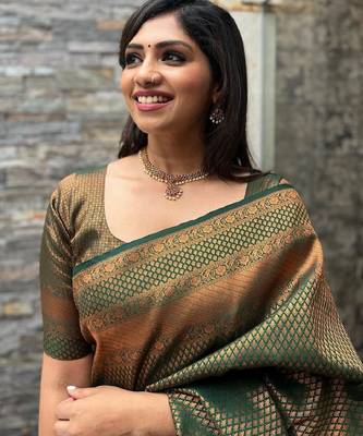 green silk blend banarasi saree with unstitched blouse piece 4
