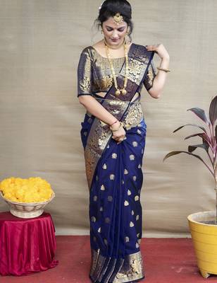 Blue silk blend banarasi saree with unstitched blouse piece 3