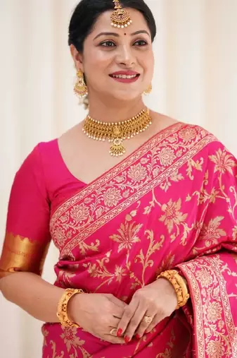 pink silk blend banarasi saree with unstitched blouse piece