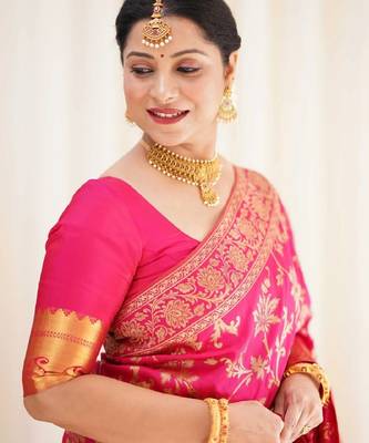 pink silk blend banarasi saree with unstitched blouse piece 4