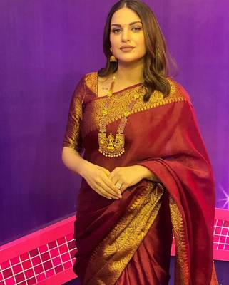 Maroon silk blend banarasi saree with unstitched blouse piece 3