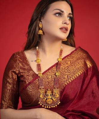 Maroon silk blend banarasi saree with unstitched blouse piece 4