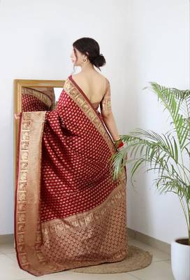 maroon silk blend banarasi saree with unstitched blouse piece 2